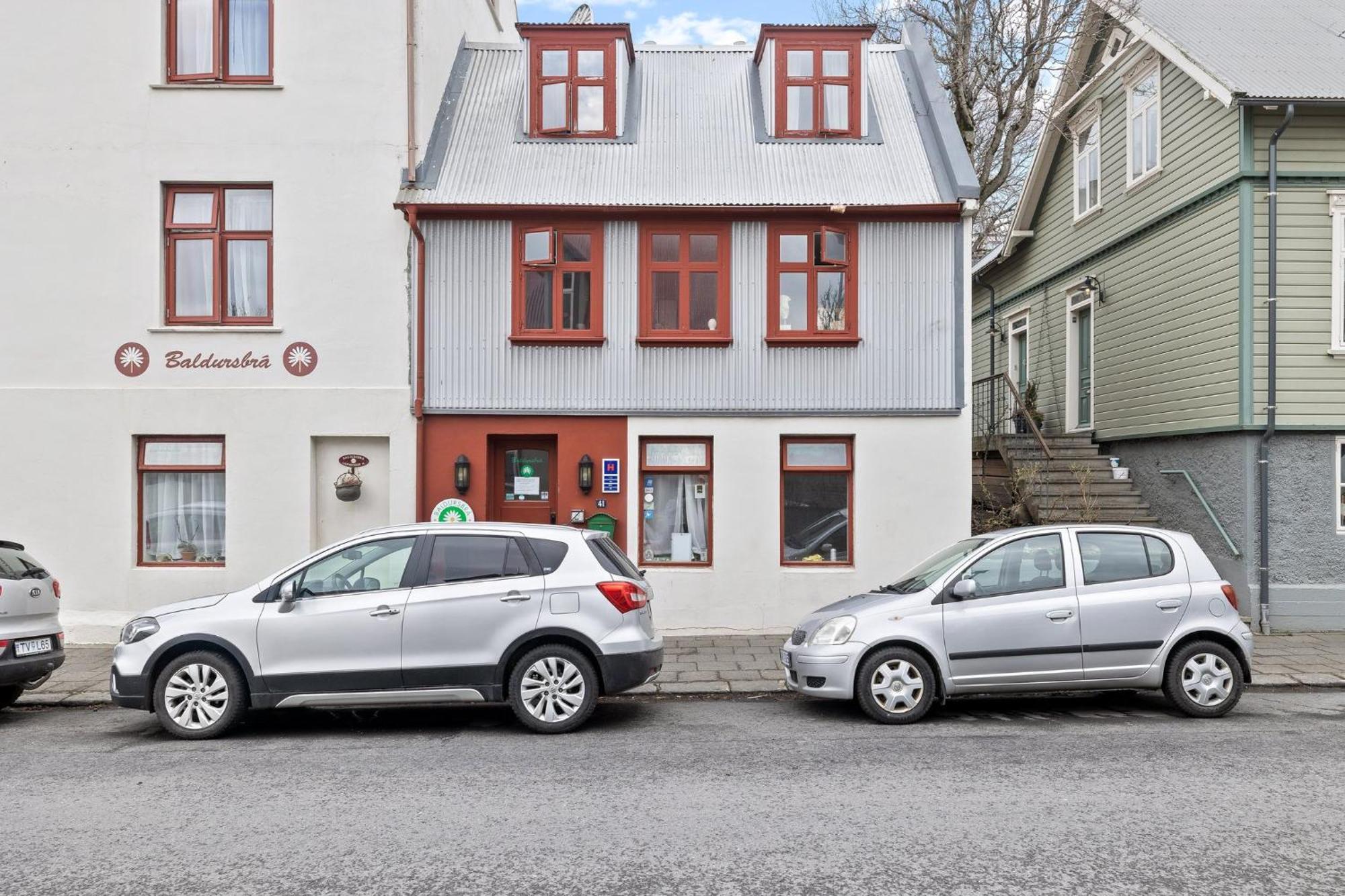 Downtown Reykjavik Baldursbra Holiday Home Exteriör bild